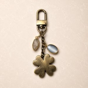 Flou Klaver - Yonca Ancient Gold charm